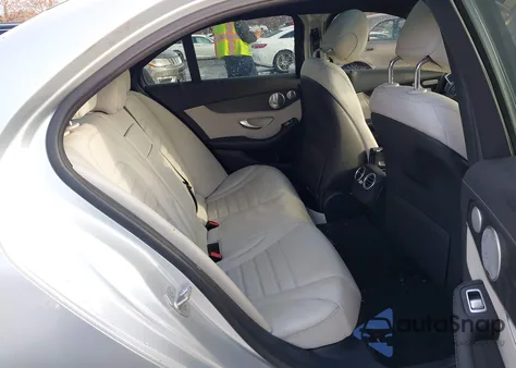 2016 Mercedes-Benz C 450 Amg 4Matic z USA, uszkodzony, nr VIN 55SWF6EB2GU130541